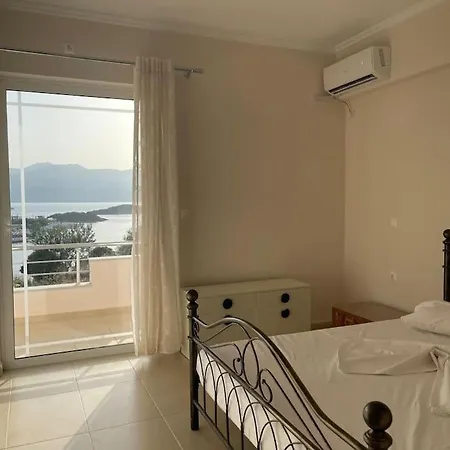 Vila Athina *