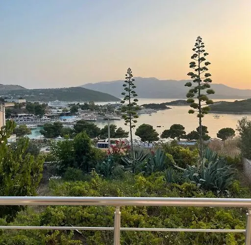 Nyaraló Athina *